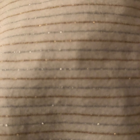 Express v-neck tunic - Picture 2 of 4